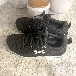 Under armor tennis shoes